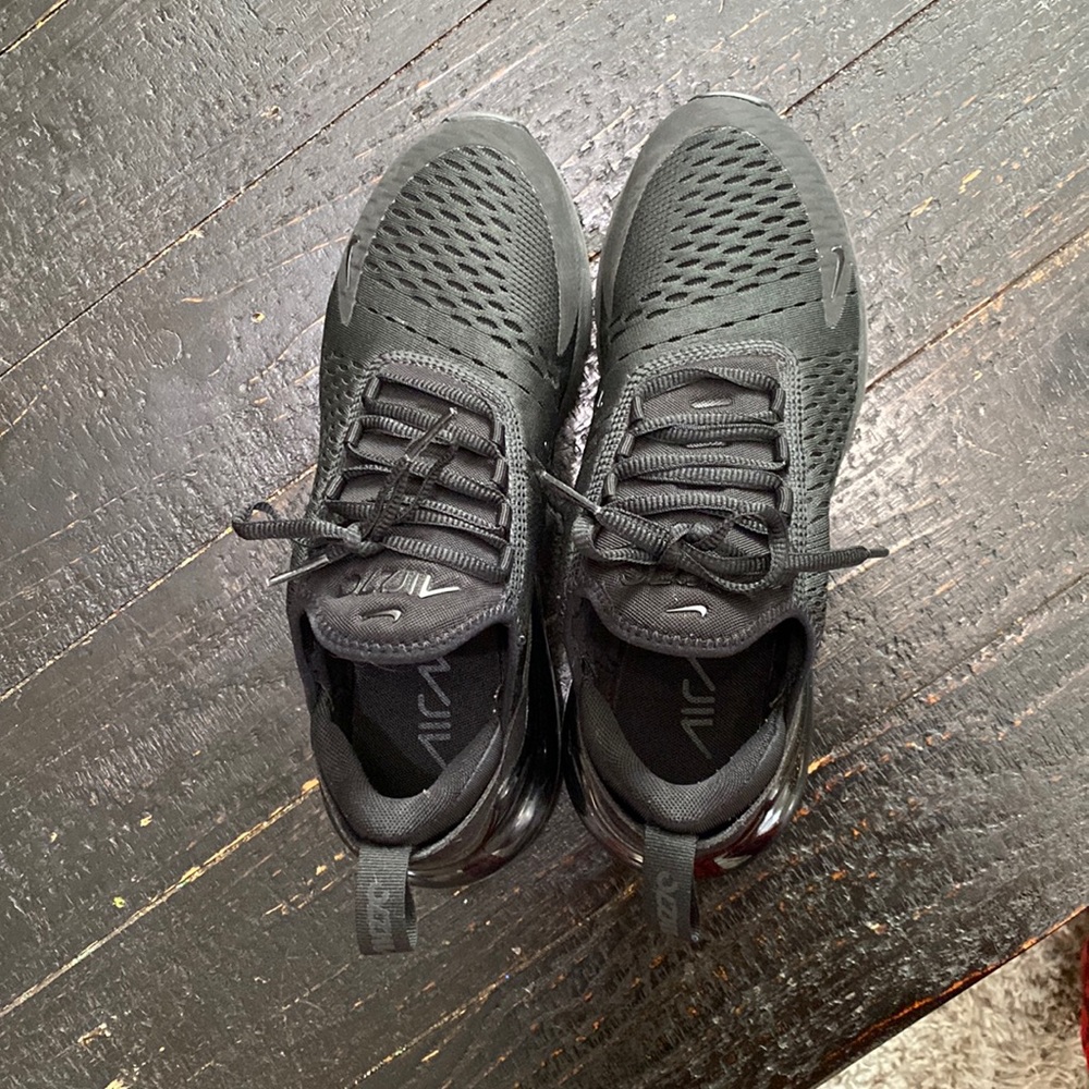 Black Air Max 270 Shoes size 8 in woman